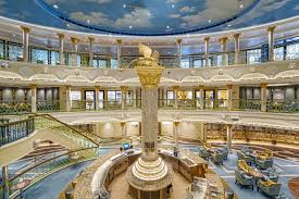 Costa-Cruises-Costa-Venezia-Schip-Atrium