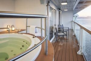 Havila-Voyages-Havilla-Castor-Havila-Capella-Light-House-Suite